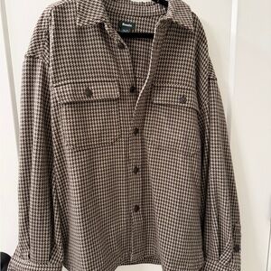 Roots Women's Black and White Houndstooth Button Down Shirt